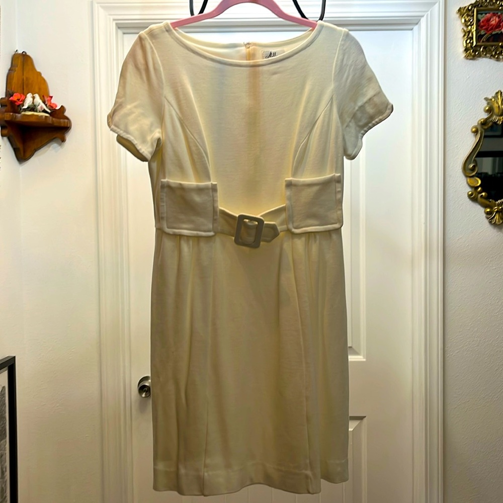 Milly of New York cream pockets faux belt sz M short sleeve sheath